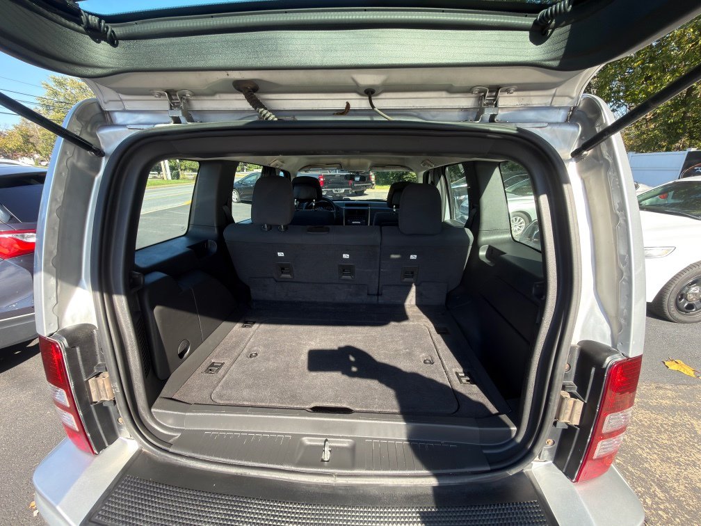 Used 2012 Jeep Liberty Sport AWD/4WD image 13