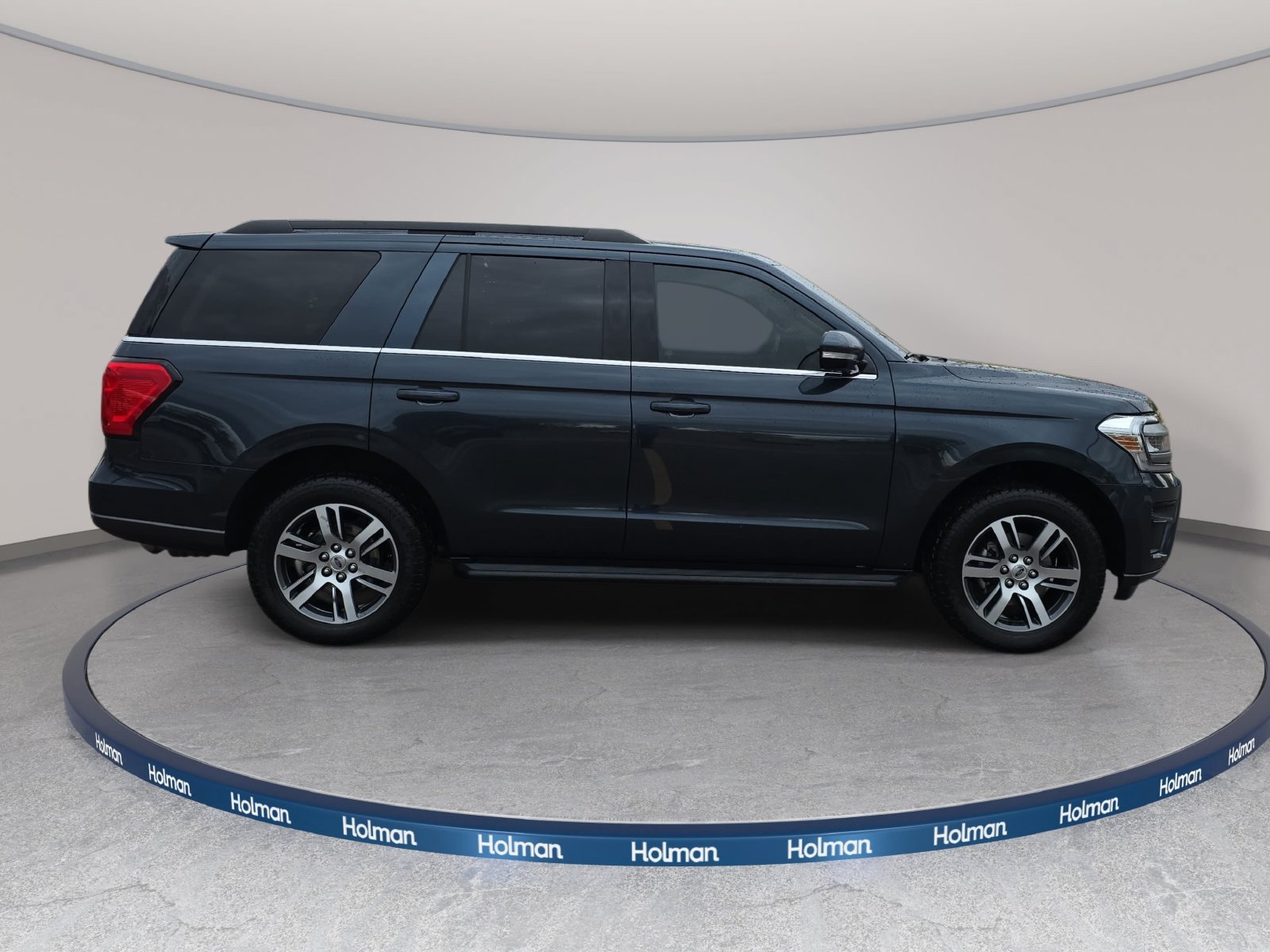 Used 2024 Ford Expedition XLT AWD/4WD image 5