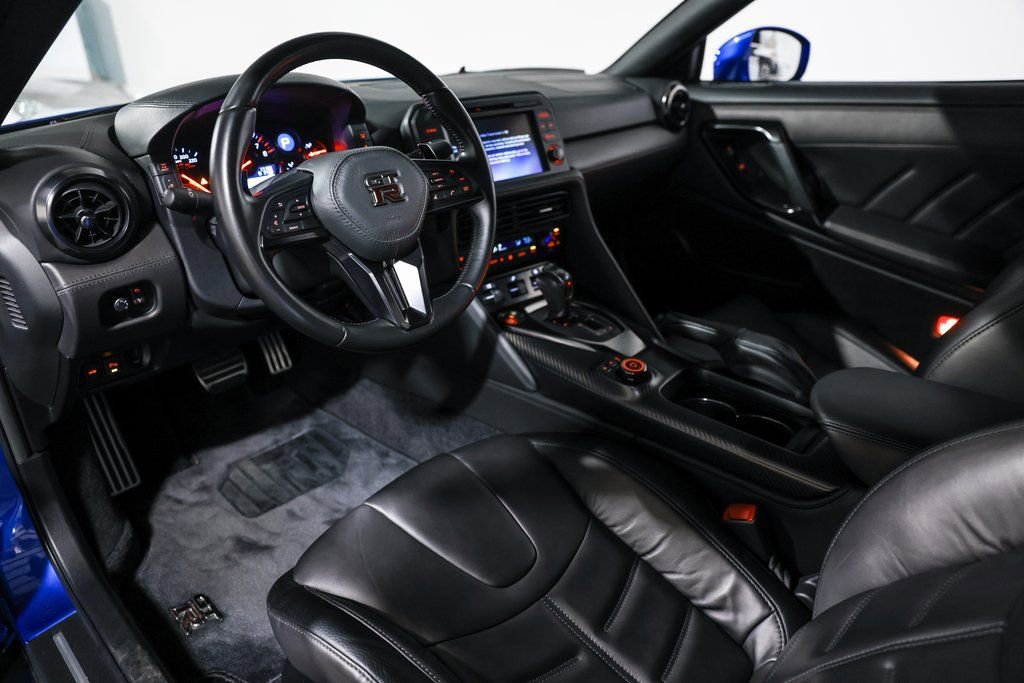 Used 2021 Nissan GT-R Premium AWD/4WD image 26