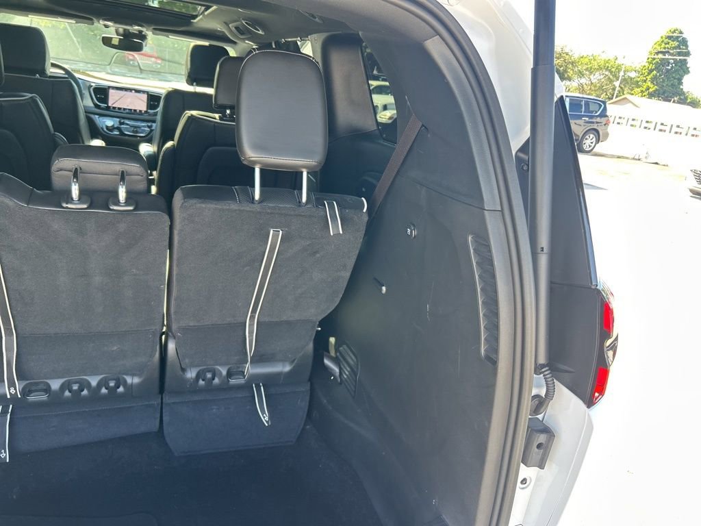 Used 2024 Chrysler Pacifica Limited w/ S Appearance Package image 31