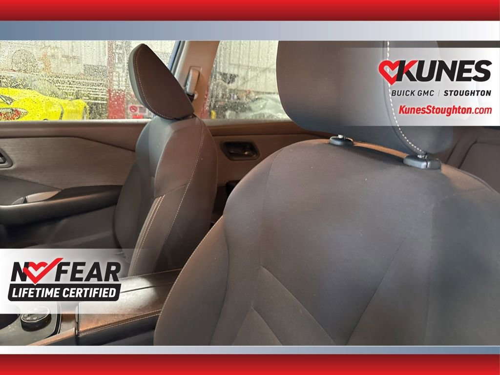 Used 2023 Nissan Rogue S image 23