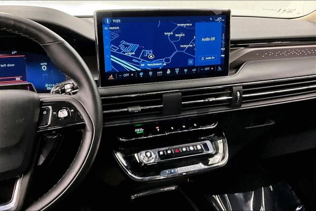 Used 2025 Lincoln Corsair Grand Touring w/ Equipment Group 302A image 7