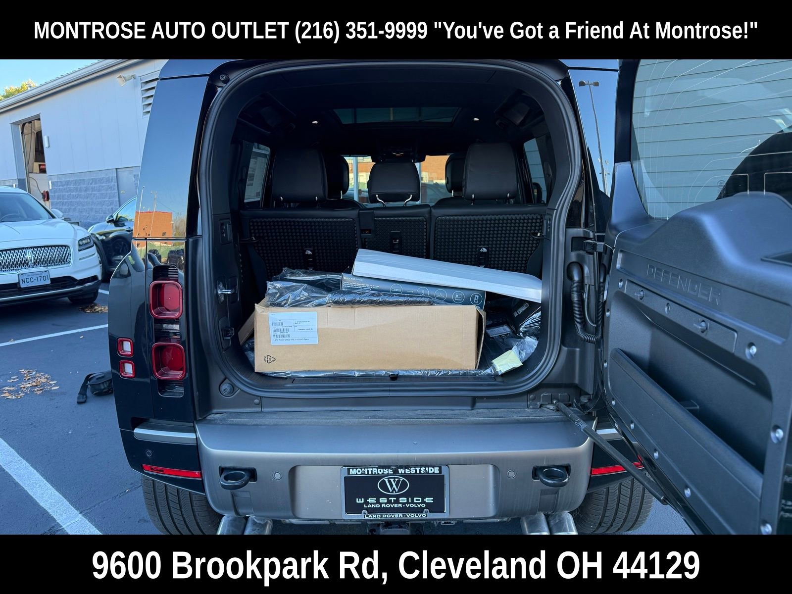 New 2025 Land Rover Defender 110 X-Dynamic SE image 42