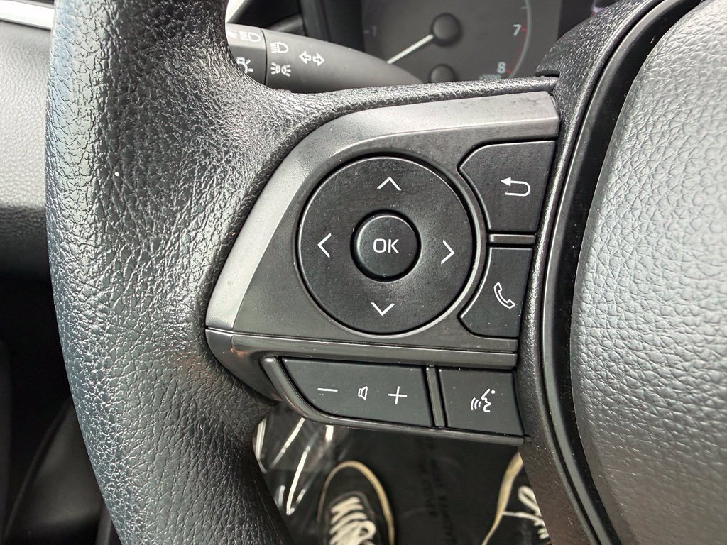 Used 2025 Toyota Corolla LE FWD image 19
