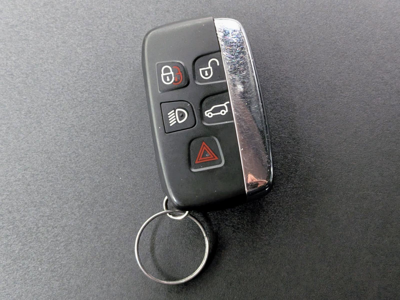 Used 2017 Land Rover Discovery HSE image 42