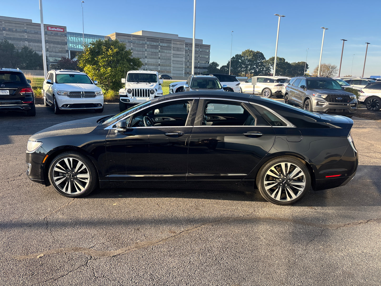 Certified 2019 Lincoln MKZ Reserve w/ Luxury Package AWD/4WD image 4
