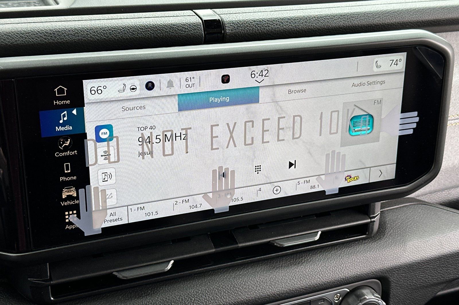 New 2025 Jeep Wrangler Sport S image 19