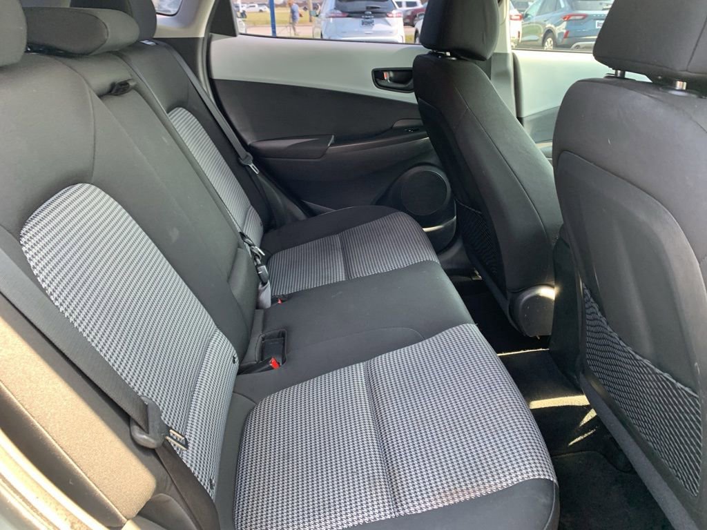 Used 2021 Hyundai Kona SE w/ Cargo Package FWD image 12