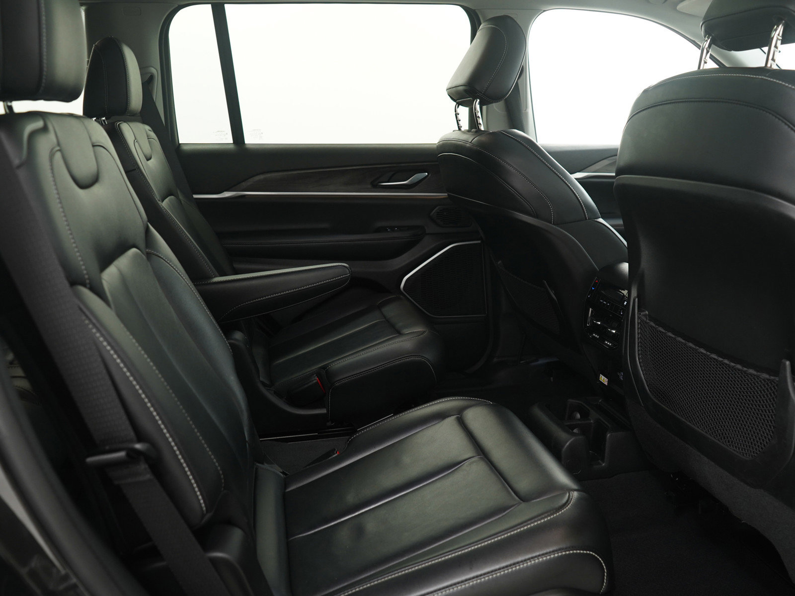 Used 2022 Jeep Grand Cherokee L Limited w/ Trailer Tow Group (B) image 15