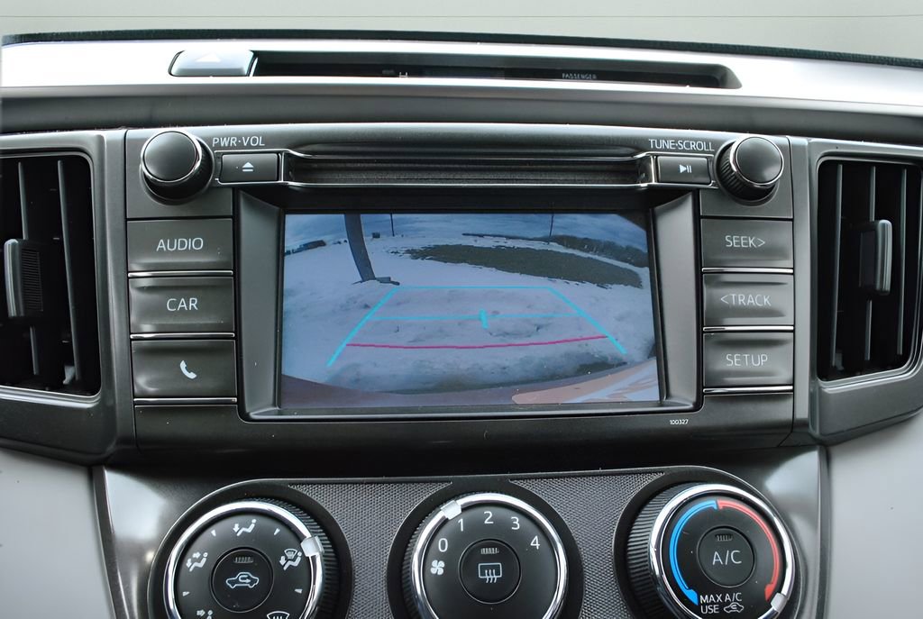 Used 2015 Toyota RAV4 LE image 21