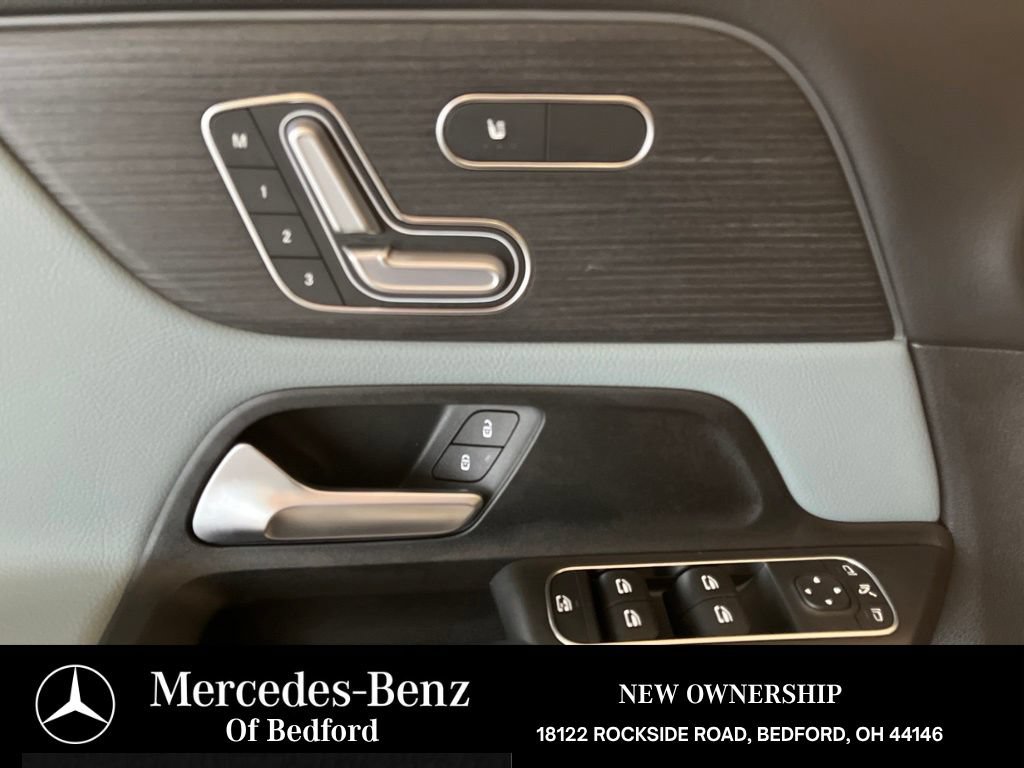 Used 2026 Mercedes-Benz GLB 250 4MATIC image 12