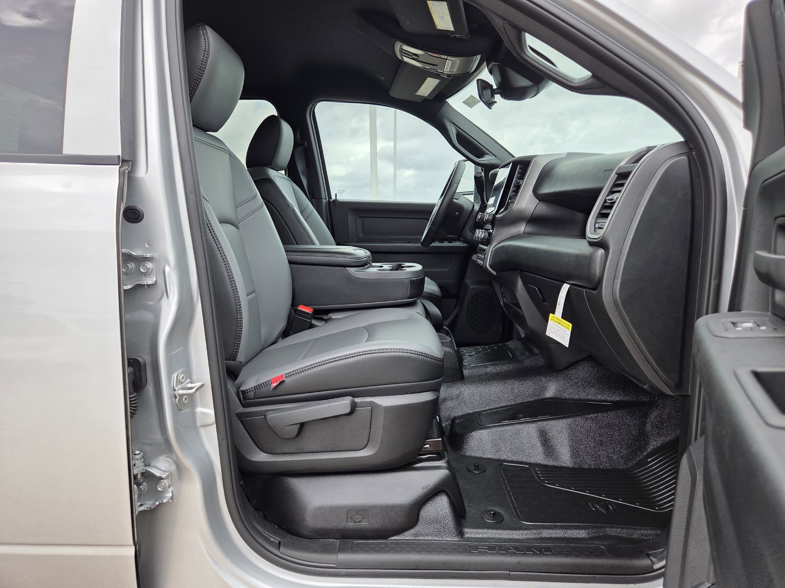 New 2026 RAM 3500 Tradesman AWD/4WD image 21