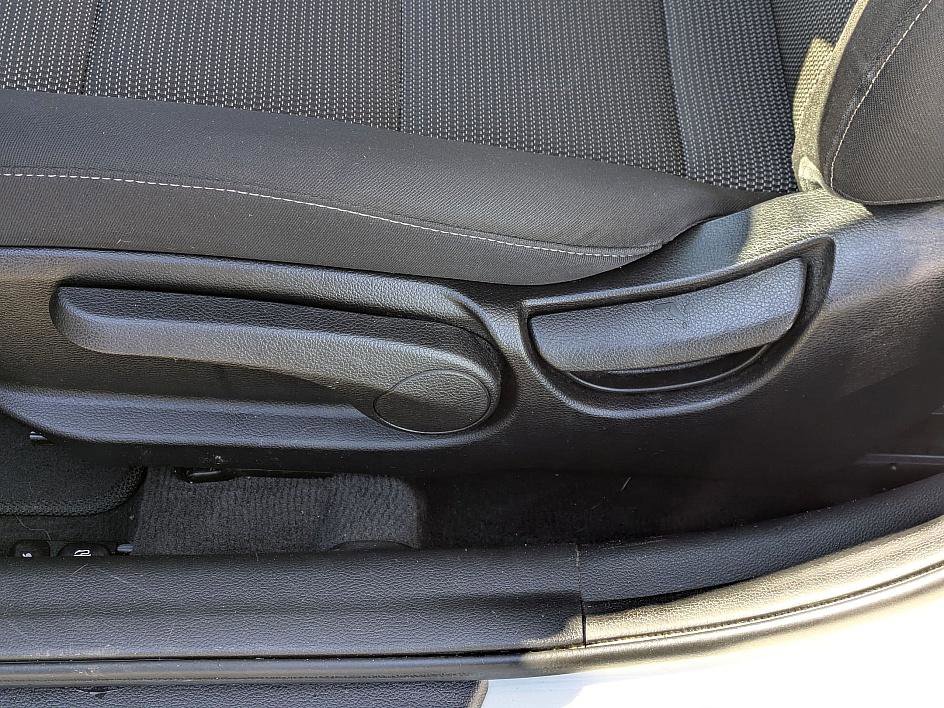 Used 2018 Kia Forte LX image 16