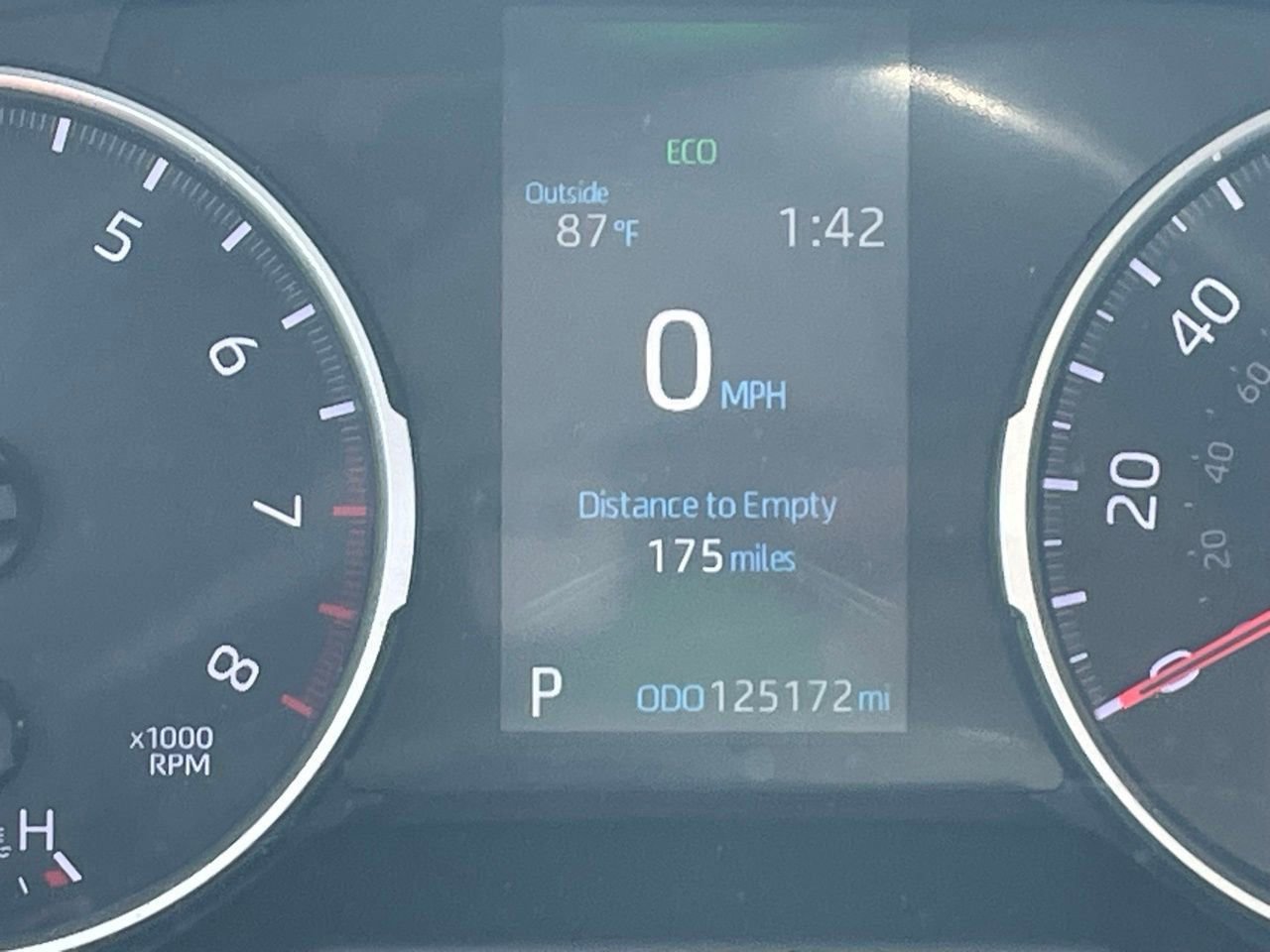 Used 2021 Toyota RAV4 LE FWD image 10
