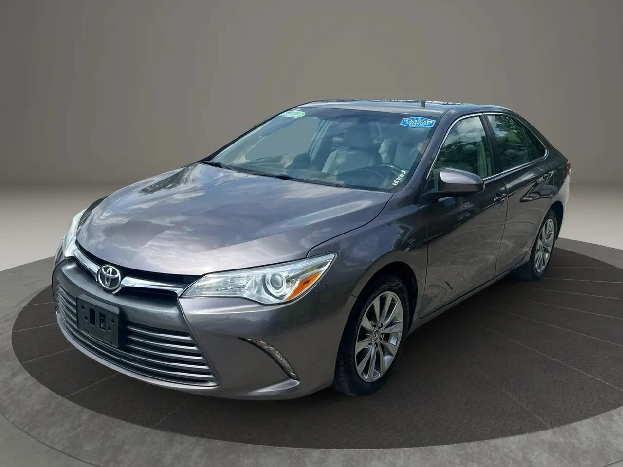 Used 2015 Toyota Camry XLE FWD image 3