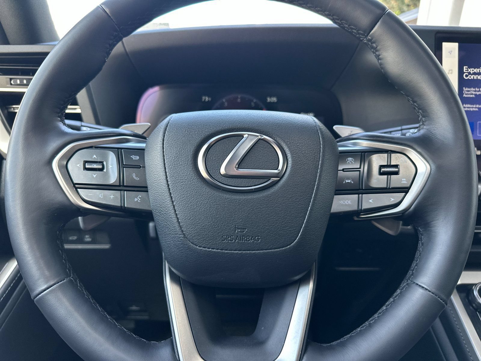 Used 2025 Lexus GX 550 w/ Accessory Package (31) AWD/4WD image 28