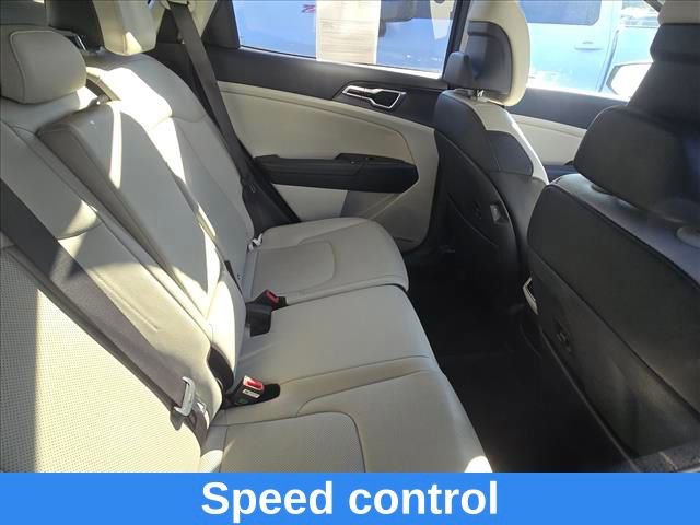 Used 2023 Kia Sportage EX FWD image 16