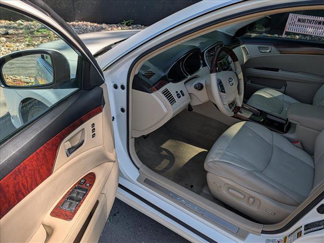 Used 2011 Toyota Avalon Limited FWD image 22