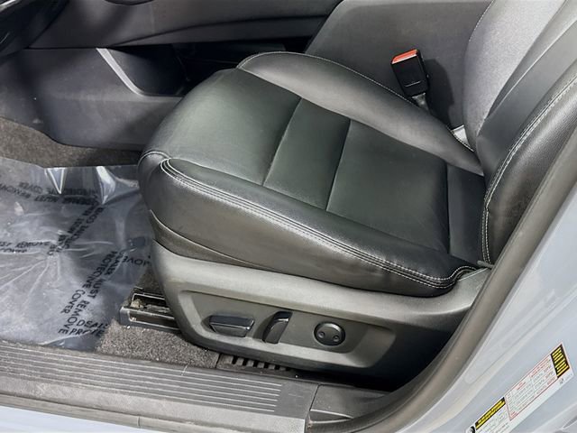 Used 2023 Nissan Rogue SL w/ SL Premium Package image 19