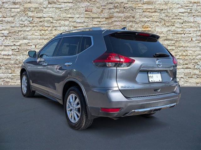Used 2018 Nissan Rogue SV image 3