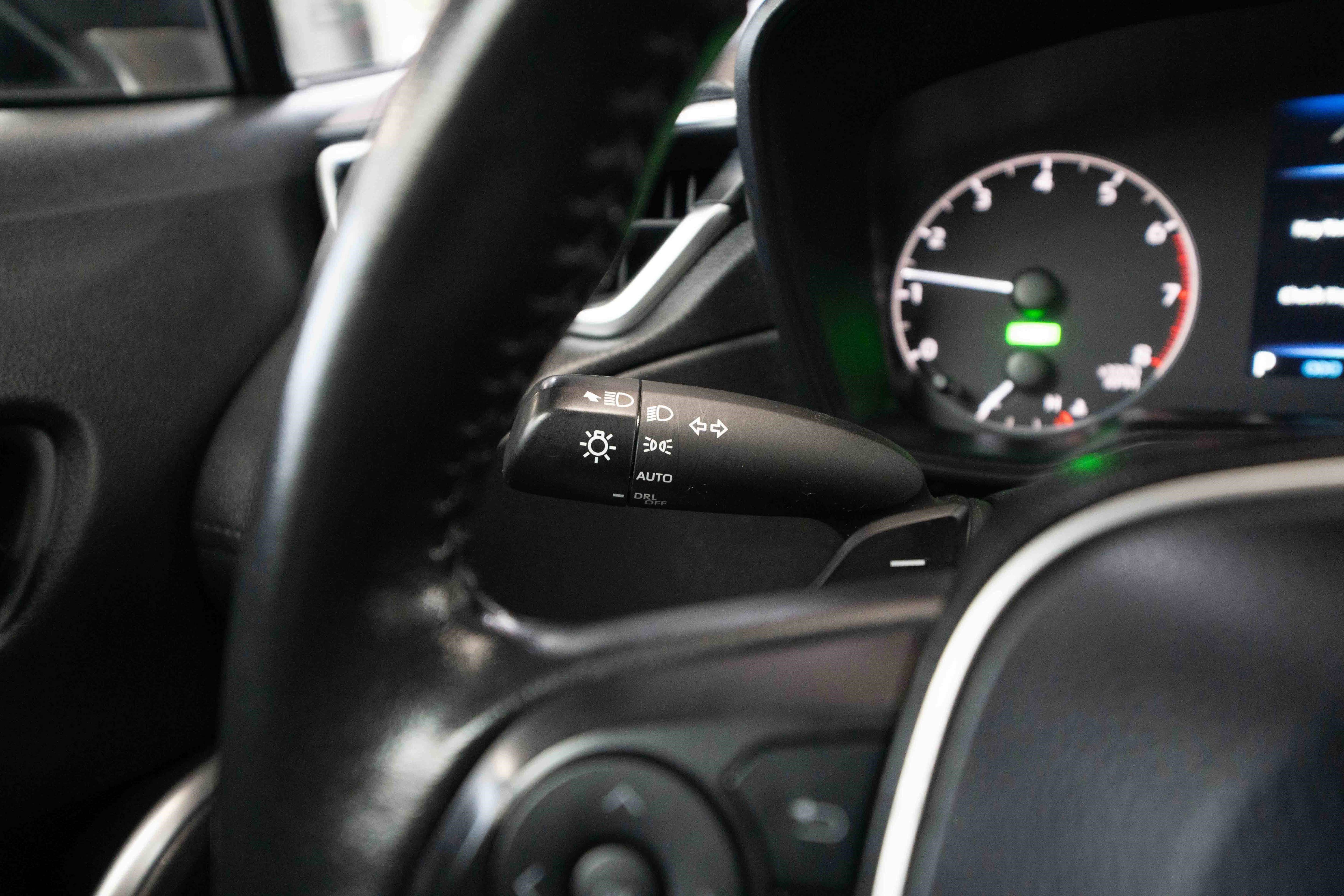 Used 2023 Toyota Corolla Cross SE image 13