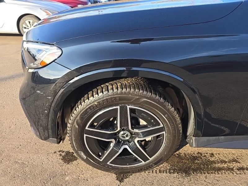 Used 2024 Mercedes-Benz GLC 300 4MATIC image 11