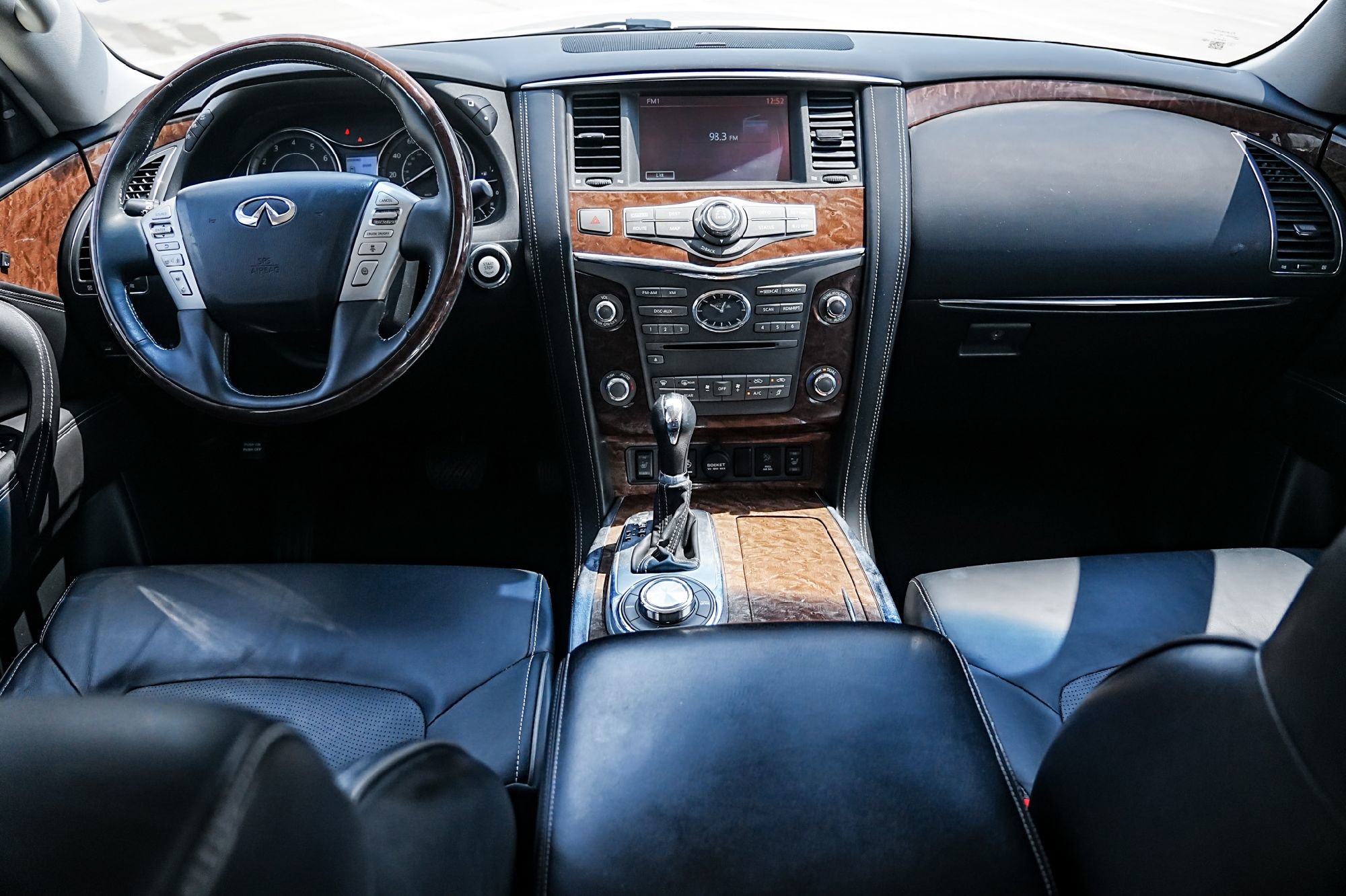 Used 2017 INFINITI QX80 4WD w/ Driver Assistance Package image 25