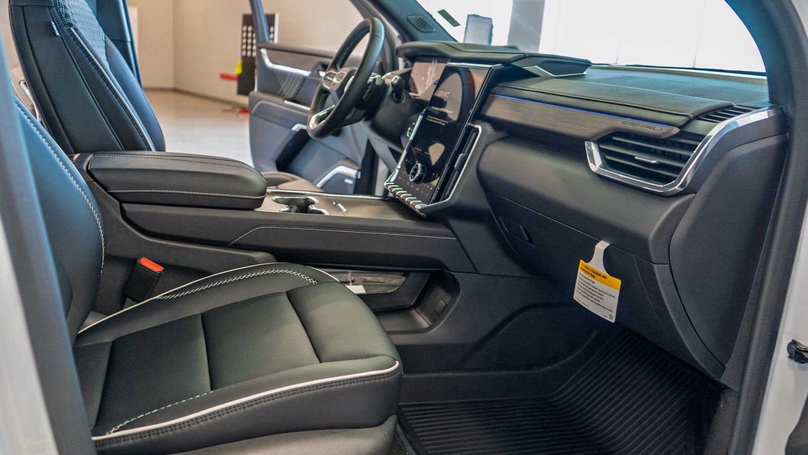 New 2026 GMC Acadia Denali w/ LPO, Floor Liner Package image 10