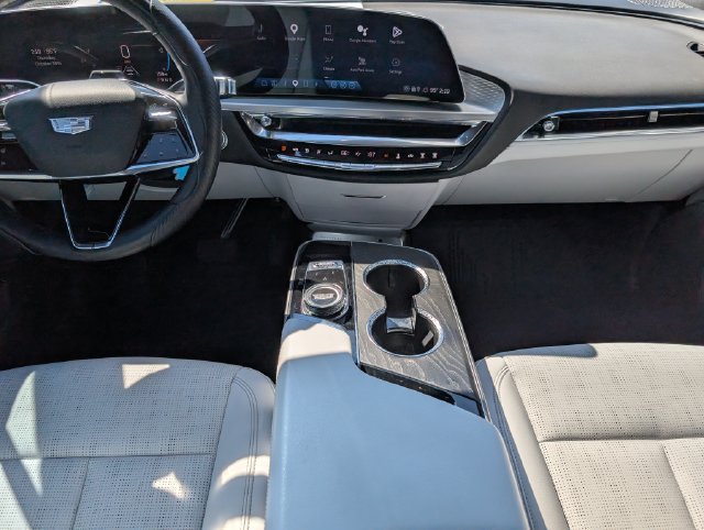 Used 2023 Cadillac Lyriq 2WD image 7