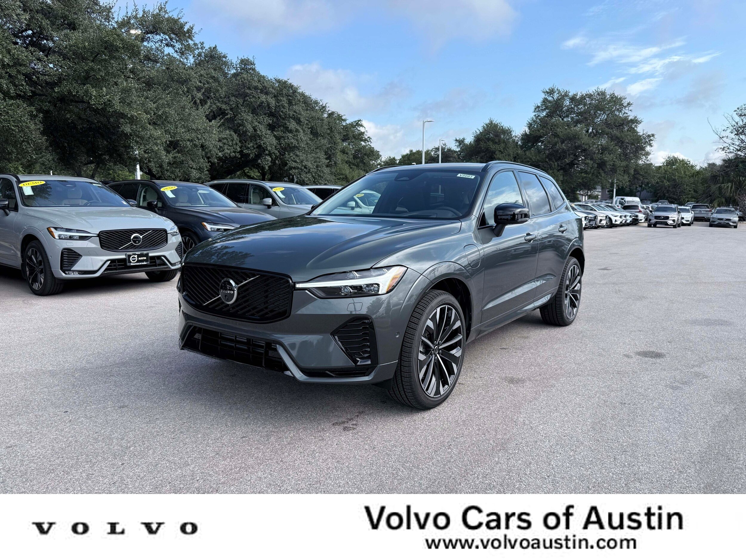 New 2026 Volvo XC60 T8 Ultra w/ Protection Package Premier AWD/4WD image 1