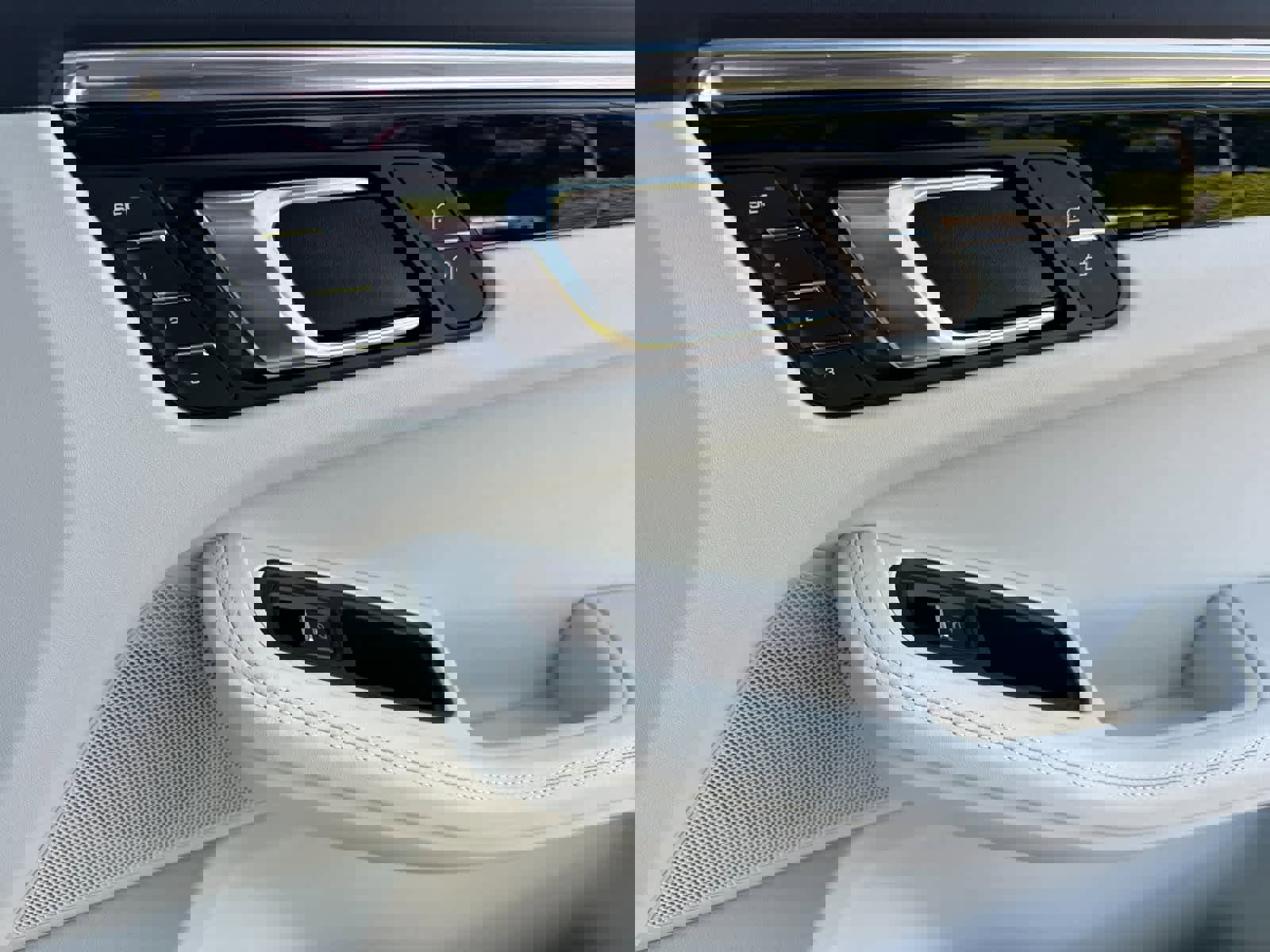 New 2026 Porsche Macan AWD/4WD image 19