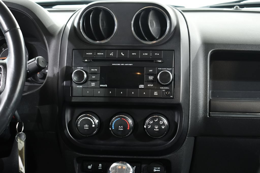 Used 2017 Jeep Patriot Latitude FWD image 9
