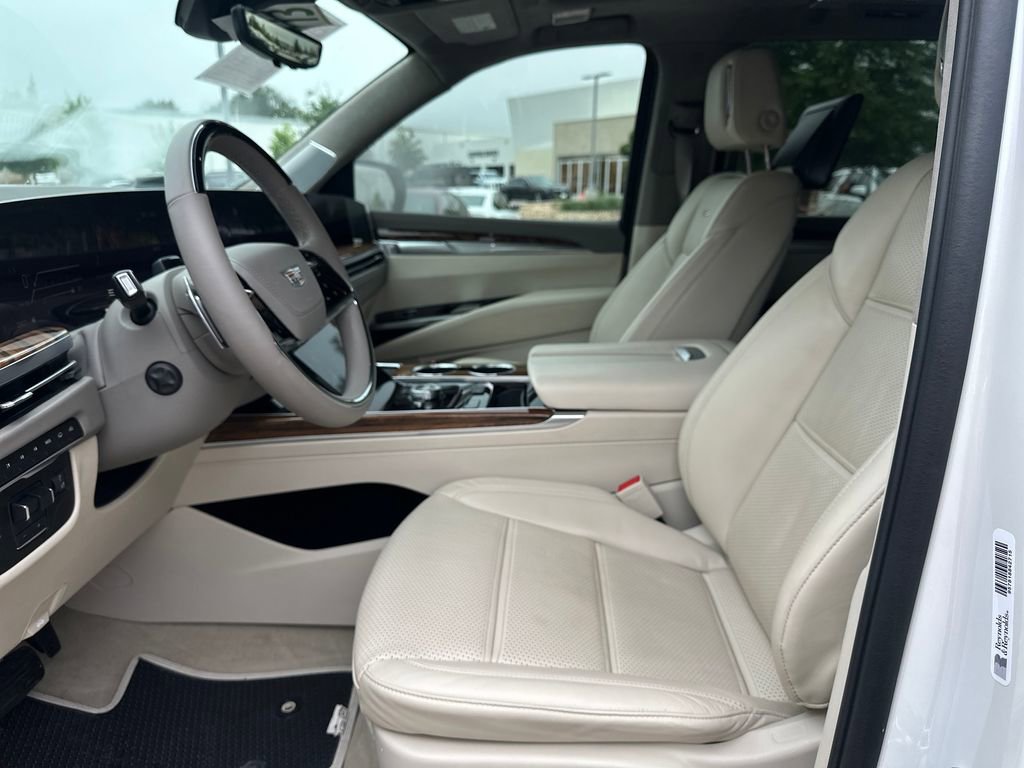 Used 2025 Cadillac Escalade Sport Platinum w/ LPO, ONYX Package AWD/4WD image 21
