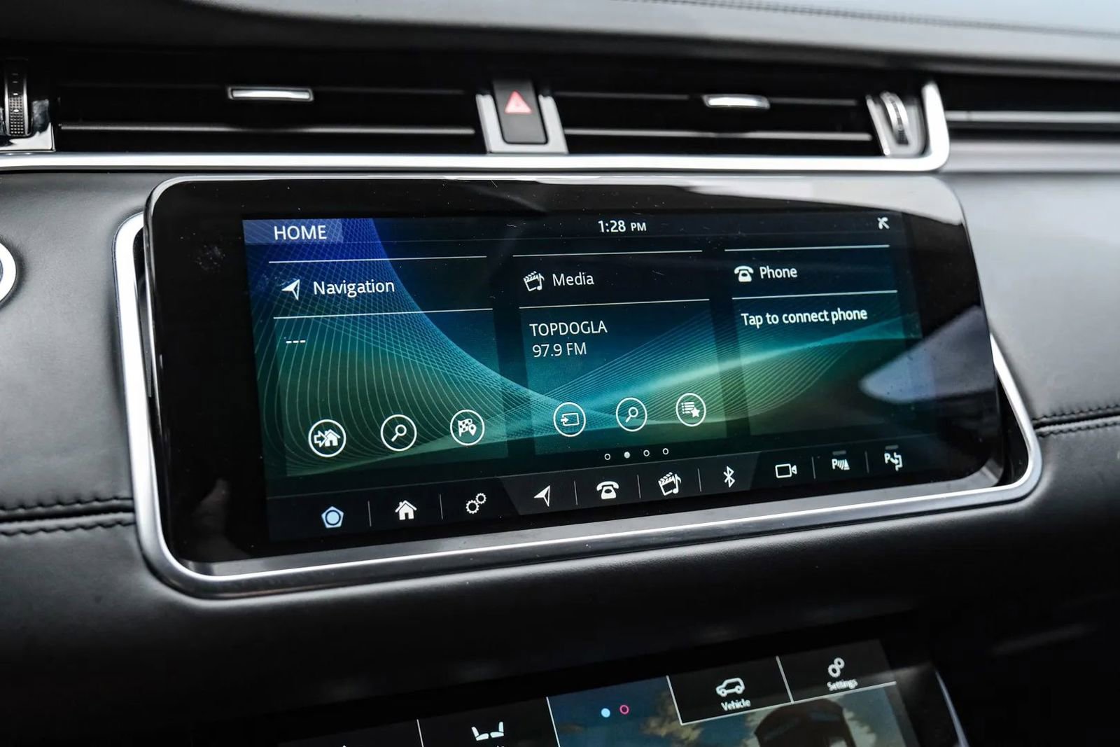 Used 2020 Land Rover Range Rover Evoque SE AWD/4WD image 29