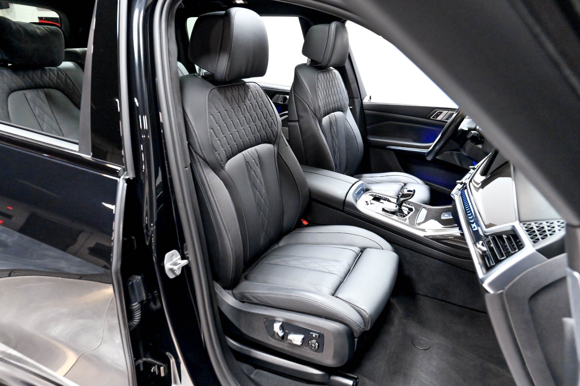 Used 2023 BMW ALPINA XB7 AWD/4WD image 24