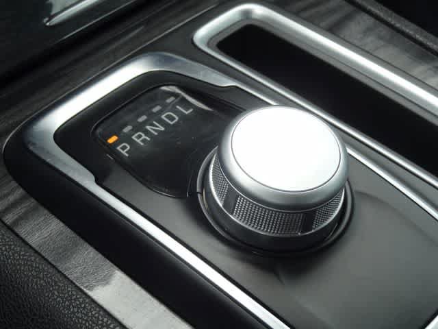 Used 2021 Chrysler 300 Touring RWD image 27