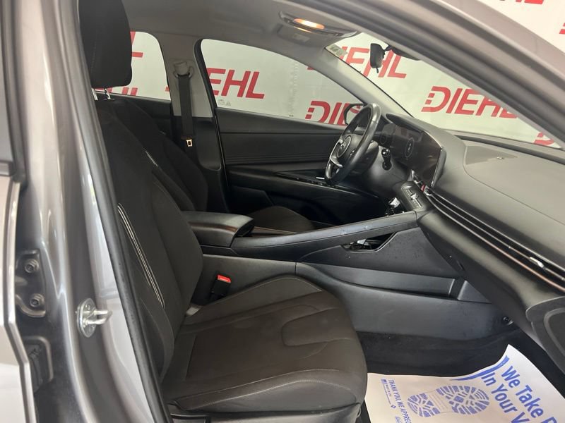 Used 2023 Hyundai Elantra SEL w/ Convenience Package FWD image 12