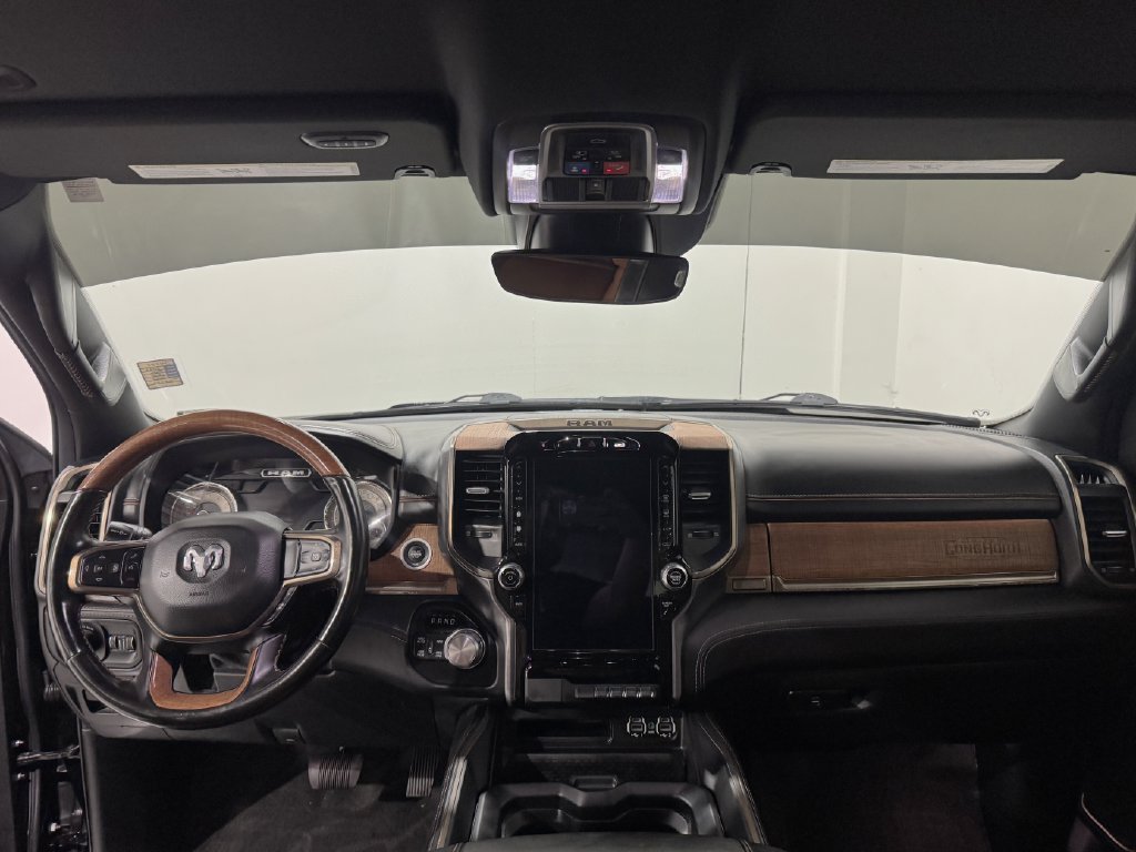 Used 2022 RAM 1500 Limited w/ Body-Colour Bumper Group AWD/4WD image 2