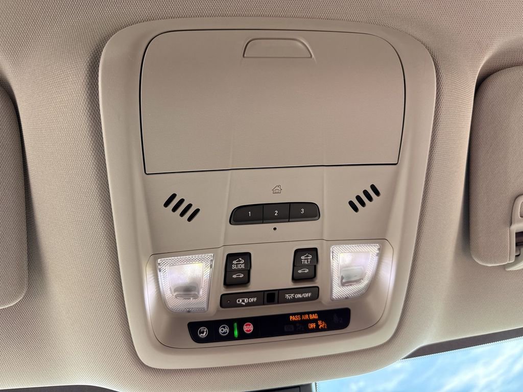 Used 2021 Buick Enclave Avenir w/ Avenir Technology Package image 14