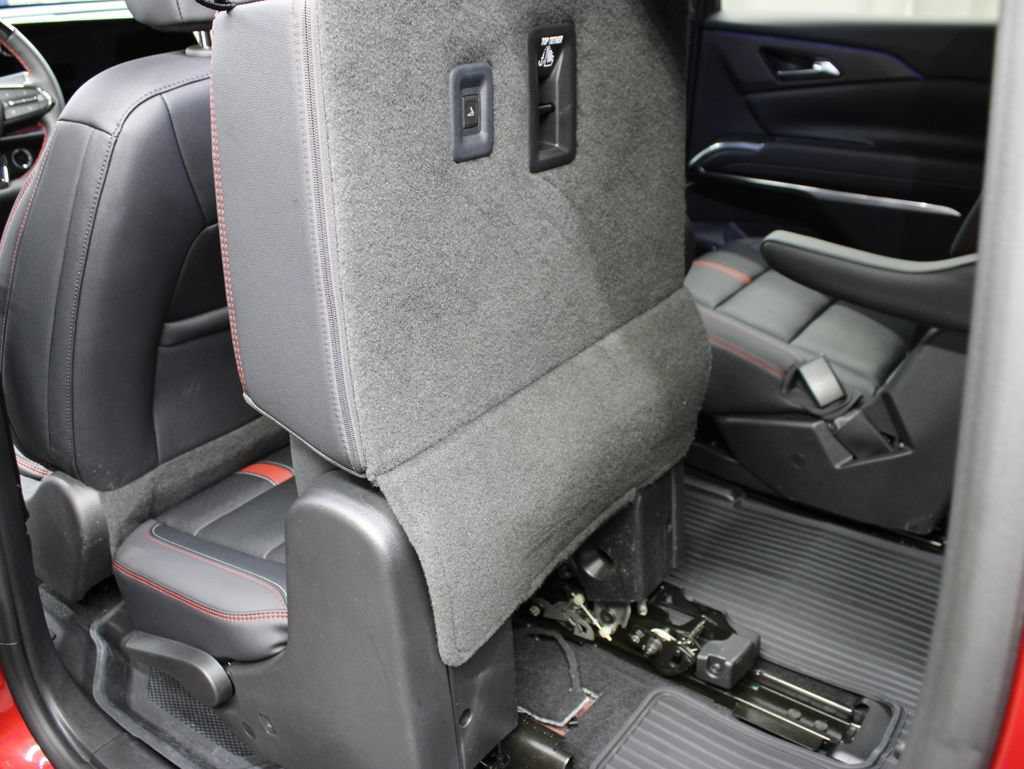 Used 2026 Chevrolet Traverse RS w/ LPO, Floor Liner Package AWD/4WD image 70
