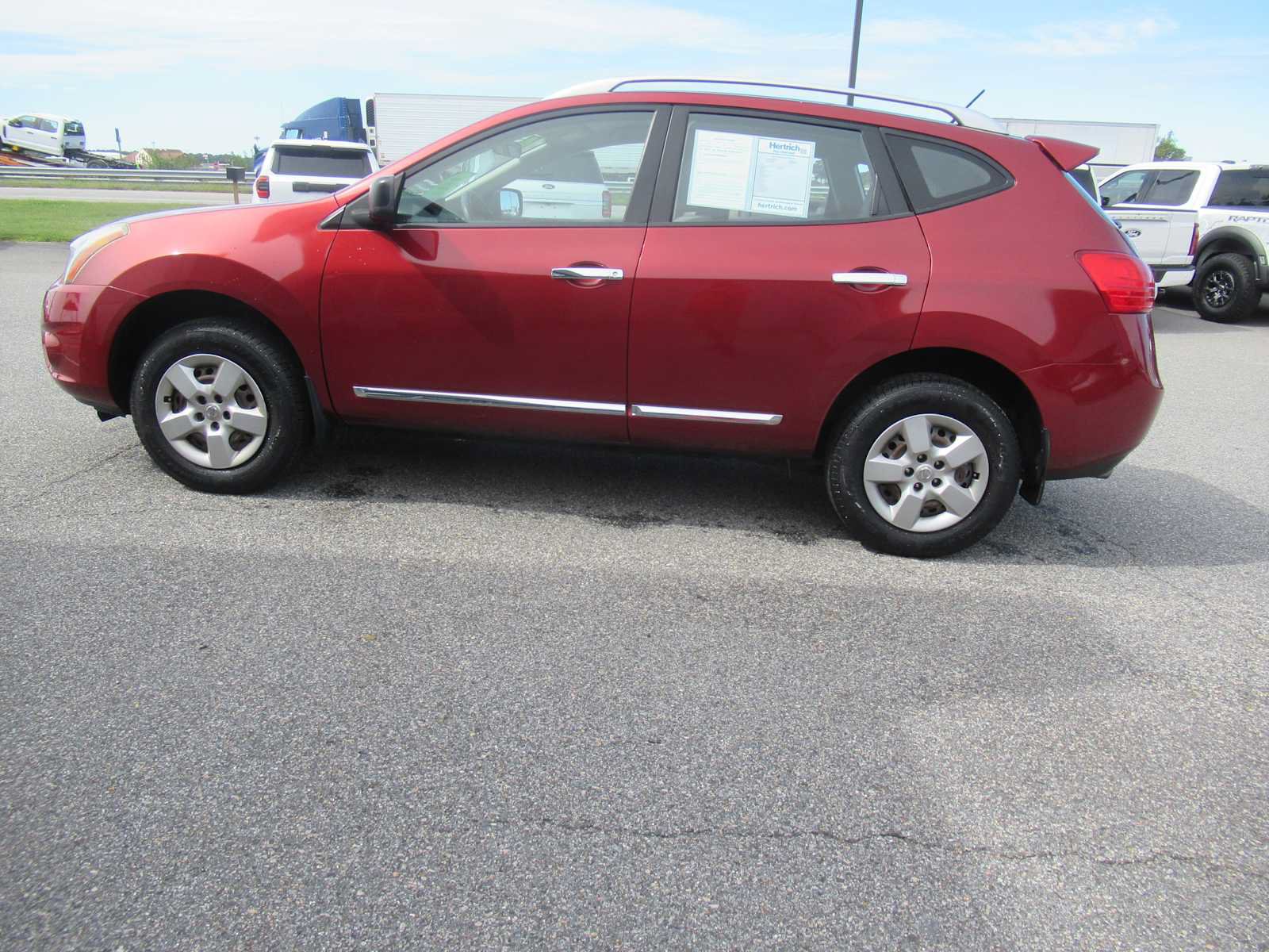 Used 2014 Nissan Rogue S w/ Convenience Package AWD/4WD image 8
