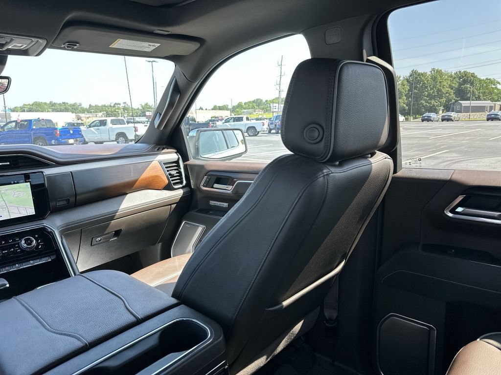 Used 2025 GMC Sierra 1500 Denali w/ Denali Reserve Package AWD/4WD image 11