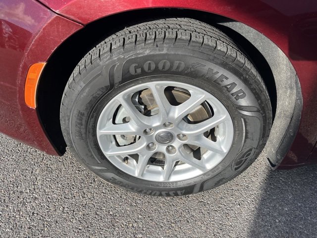 Used 2018 Chrysler Pacifica LX image 28