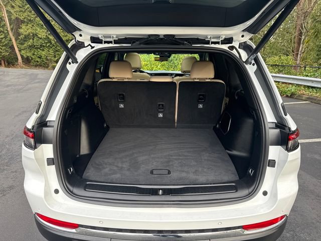 Used 2023 Jeep Grand Cherokee 4WD 4xe w/ Luxury Tech Group II image 13