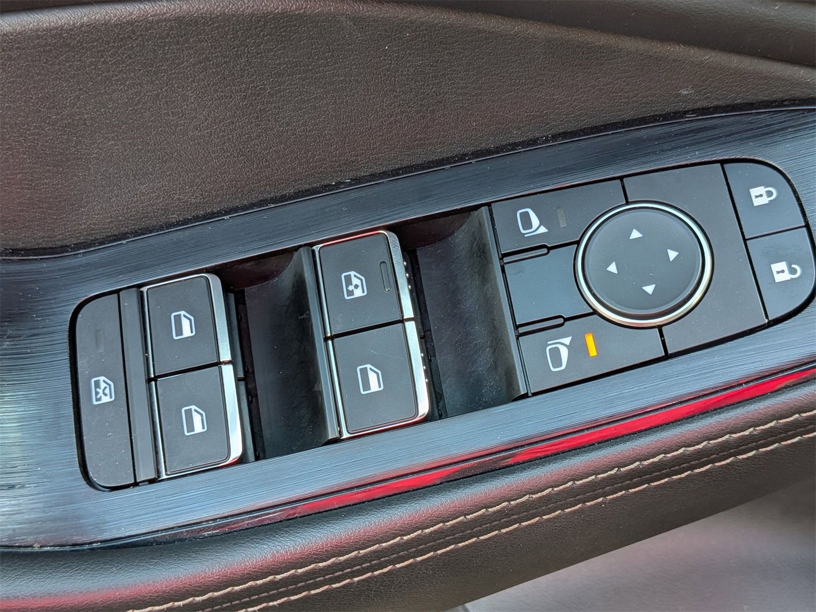 Used 2023 Nissan Rogue SL image 14