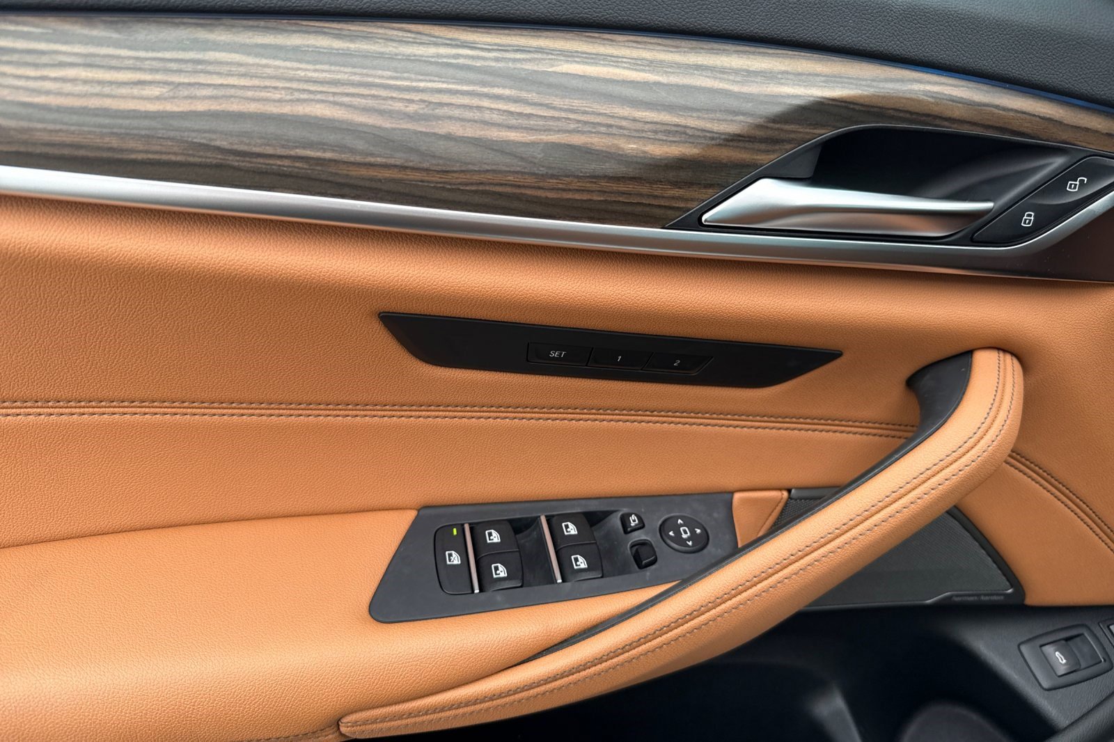 Certified 2023 BMW 530e w/ Premium Package image 12