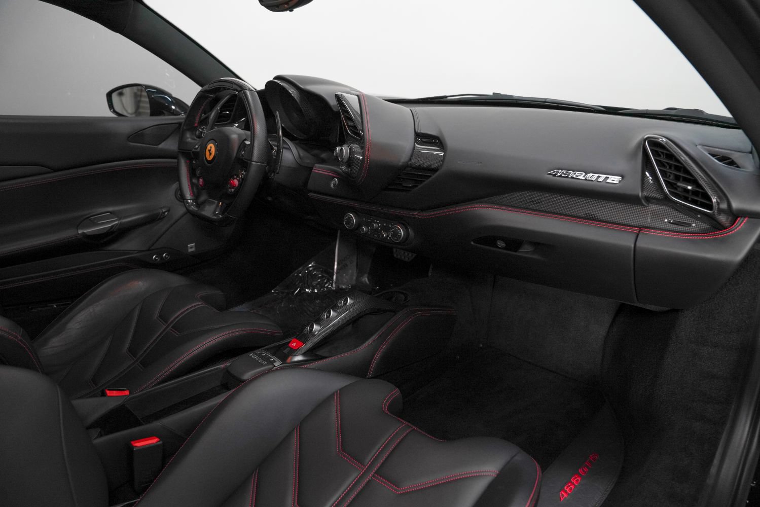 Used 2017 Ferrari 488 GTB RWD image 29