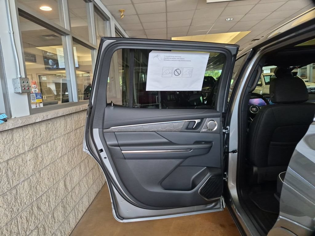 New 2027 Buick Enclave Avenir w/ LPO, Floor Liner Package AWD/4WD image 30