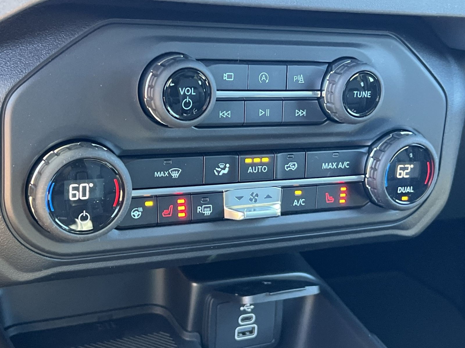 New 2026 Ford Bronco Outer Banks AWD/4WD image 21