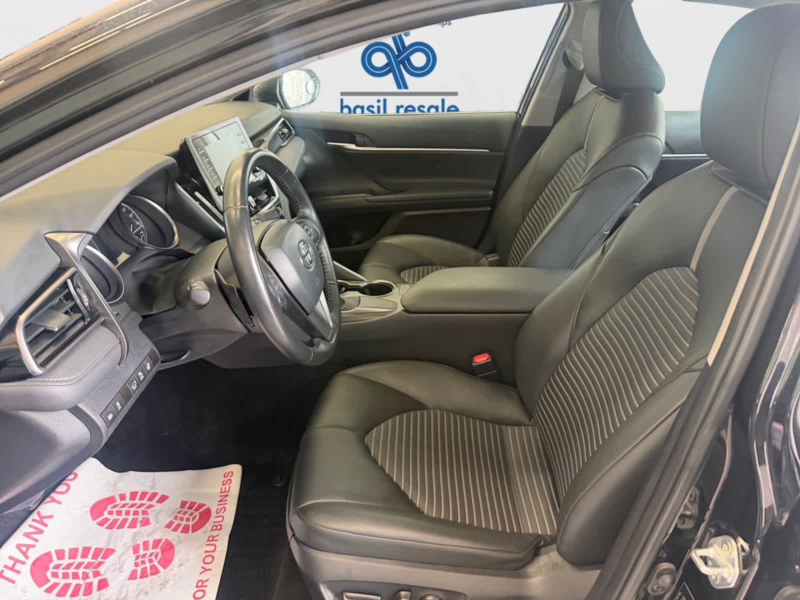 Used 2024 Toyota Camry SE FWD image 10